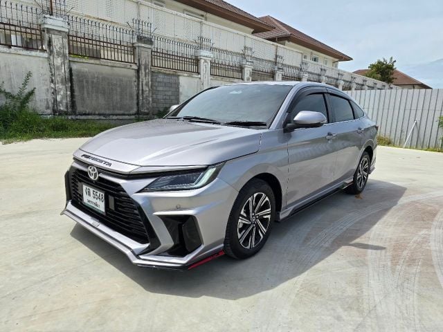 Toyota Yaris ATIV 2023 1.2 Premium Sedan เบนซิน ไม่ติดแก๊ส เกียร์อัตโนมัติ บรอนซ์เงิน