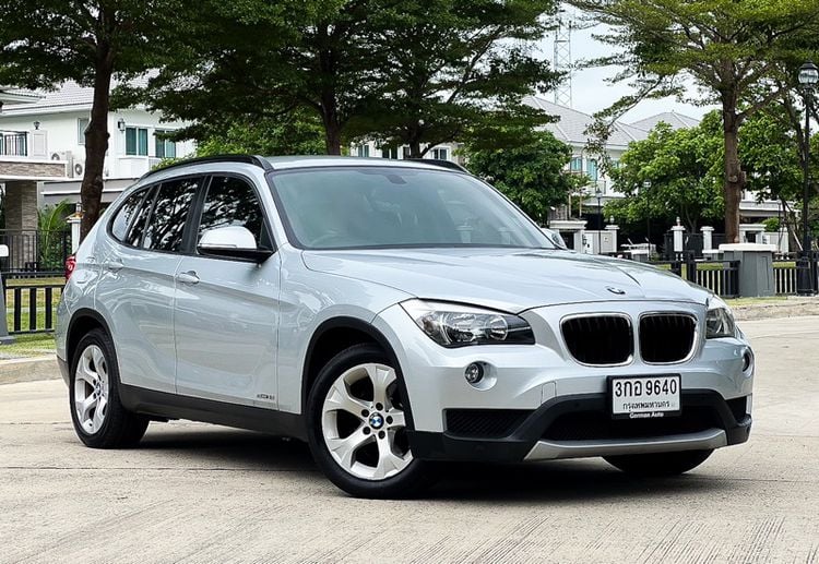 BMW X1 2015 2.0 sDrive18i xLine Utility-car เบนซิน ไม่ติดแก๊ส เกียร์อัตโนมัติ บรอนซ์เงิน รูปที่ 3