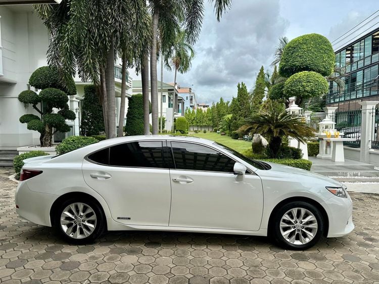 Lexus ES300h 2014 2.5 Premium Sedan ไฮบริด ไม่ติดแก๊ส เกียร์อัตโนมัติ ขาว รูปที่ 2