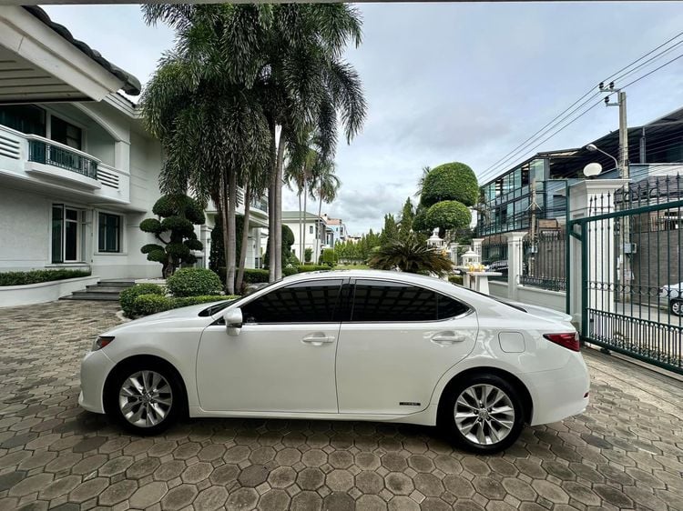 Lexus ES300h 2014 2.5 Premium Sedan ไฮบริด ไม่ติดแก๊ส เกียร์อัตโนมัติ ขาว รูปที่ 3