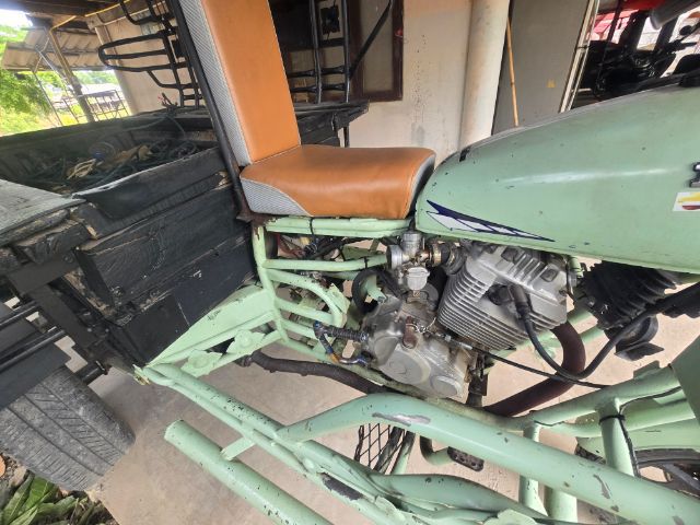 สามล้อบรรทุก200cc.4จังหวะ ถอยหลังได้ รูปที่ 6