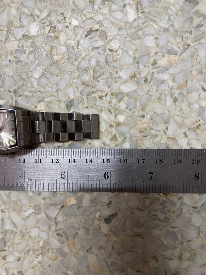 นาฬิกายี่ห้อ DIESEL  ควอทซ์ เลดี้ ของแท้มือสอง ทรงวินเทจ สายยาวสุด 14.5 เซนติเมตร 900฿ รูปที่ 9