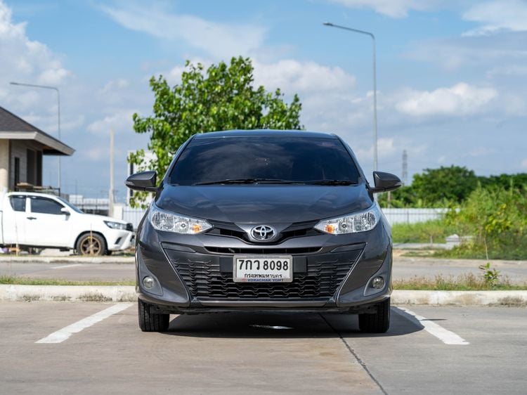 Toyota Yaris 2018 1.2 E Sedan เบนซิน ไม่ติดแก๊ส เกียร์อัตโนมัติ เทา รูปที่ 2