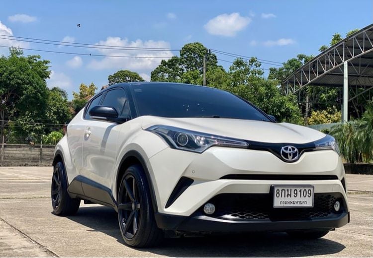 Toyota C-HR 2018 1.8 HV Mid Utility-car เบนซิน ไม่ติดแก๊ส เกียร์อัตโนมัติ ขาว