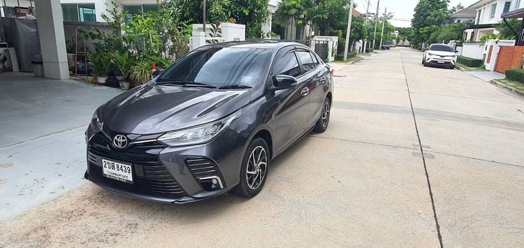 Toyota Yaris ATIV 2022 1.2 Sport Sedan เบนซิน ไม่ติดแก๊ส เกียร์อัตโนมัติ เทา รูปที่ 2