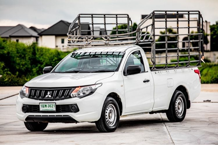 Mitsubishi Triton 2015 2.4 GLX Pickup เบนซิน ไม่ติดแก๊ส เกียร์ธรรมดา ขาว