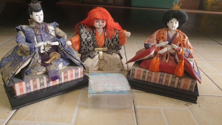 ของตกแต่งบ้านอื่นๆ ตุ๊กตาญี่ปุ่นตั้งโชว์สวยๆค่ะ ขอขายเหมาสามตัวนะคะ 400 ค่าส่ง 50 ค่ะ