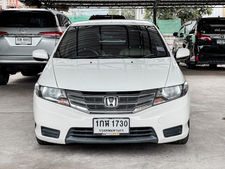 Honda City 2013 1.5 V i-VTEC Sedan เบนซิน ไม่ติดแก๊ส เกียร์อัตโนมัติ ขาว รูปที่ 2