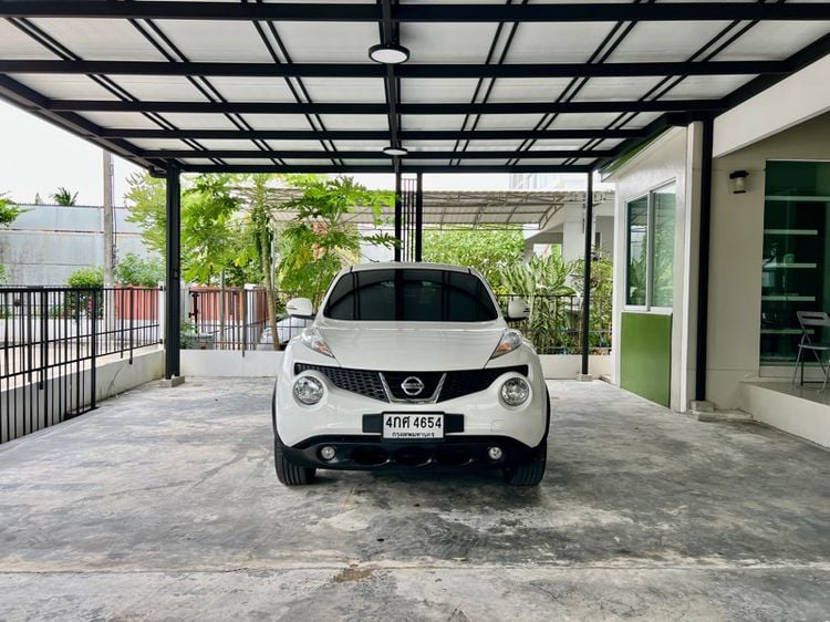 Nissan Juke 2015 1.6 V Utility-car เบนซิน เกียร์อัตโนมัติ ขาว