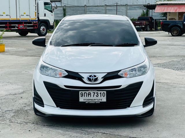 Toyota Yaris ATIV 2019 1.2 J Eco Sedan เบนซิน ไม่ติดแก๊ส เกียร์อัตโนมัติ ขาว รูปที่ 2