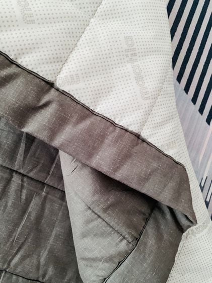 ผ้าปูรองนอน (แบบหนา) ขนาด 3.5ฟุต เอิร์ธโทนสีเทาเย็บลายลอนทั้งผืน ยี่ห้อ Maatila (สภาพใหม่) รูปที่ 3