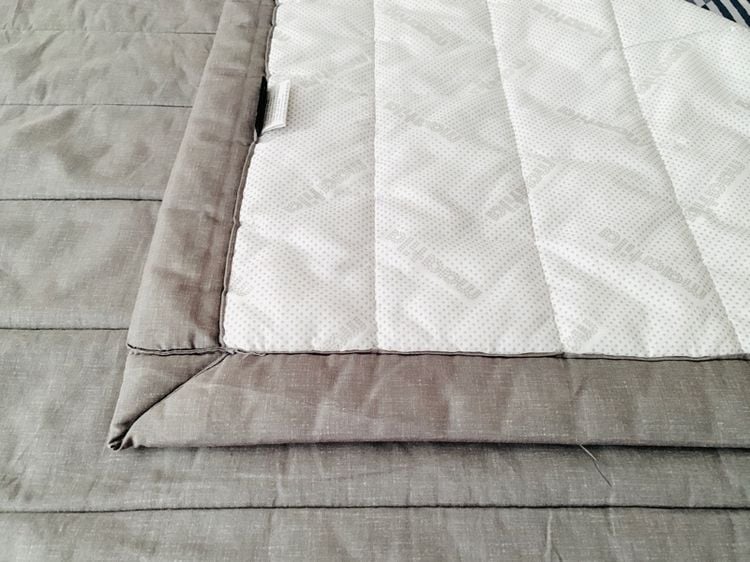 ผ้าปูรองนอน (แบบหนา) ขนาด 3.5ฟุต เอิร์ธโทนสีเทาเย็บลายลอนทั้งผืน ยี่ห้อ Maatila (สภาพใหม่) รูปที่ 4