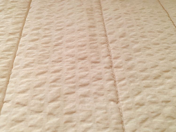 ผ้าปูรองนอน (แบบหนา) ขนาด 3.5ฟุต เอิร์ธโทนสีน้ำตาลเย็บลายลอนทั้งผืน ยี่ห้อ Common maatila (สภาพใหม่) มือสองสภาพดี สินค้าญี่ปุ่น-เกาหลีแท้ รูปที่ 6