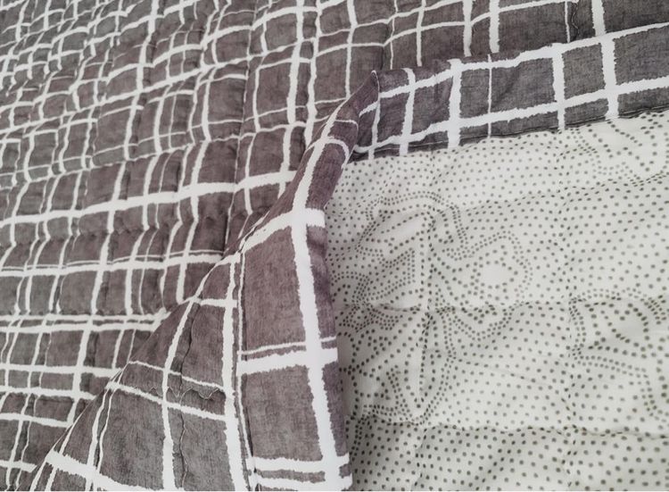 ผ้าปูรองนอน ขนาด 3.5ฟุต สีเทาลายตาราง ยี่ห้อ Mon Ami Since 1983 (สภาพใหม่) มือสองสภาพดี สินค้าญี่ปุ่น-เกาหลีแท้ รูปที่ 4