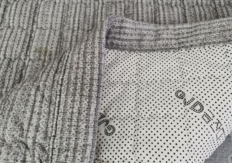 ผ้าปูรองนอน (แบบหนา) ขนาด 3.5ฟุต เอิร์ธโทนสีเทาเข้มลายทาง ยี่ห้อ GJD (สภาพใหม่) มือสองสภาพดี สินค้าญี่ปุ่น-เกาหลีแท้ รูปที่ 6
