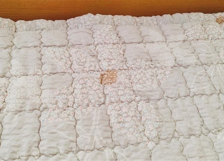 ผ้าปูรองนอน (แบบหนา) ขนาด 3.5ฟุต สีเทาลายดอกวินเทจสีขาว (สภาพใหม่) มือสองสภาพดี สินค้าญี่ปุ่น-เกาหลีแท้ รูปที่ 4
