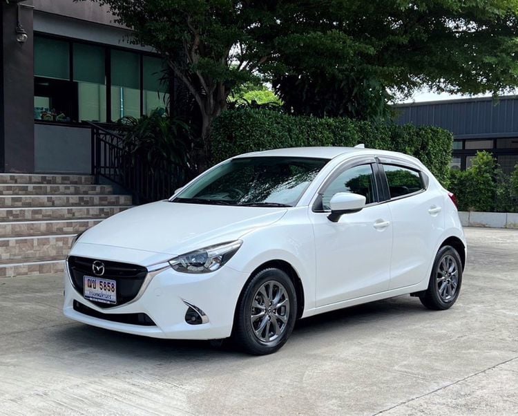 Mazda Mazda 2 2018 1.3 High Plus Sedan เบนซิน ไม่ติดแก๊ส เกียร์อัตโนมัติ ขาว รูปที่ 4