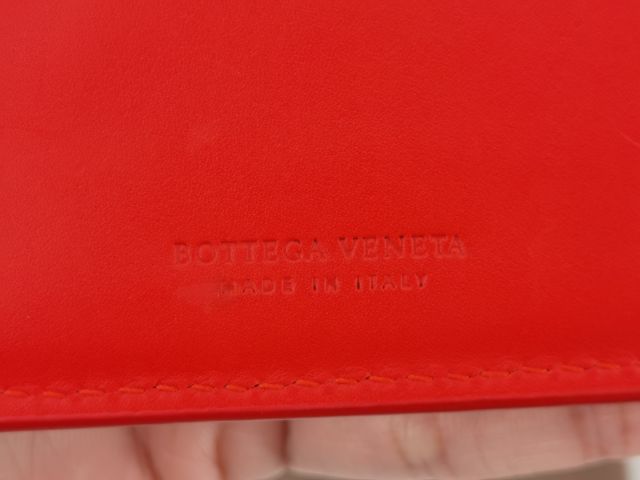 กระเป๋าสตางค์ Bottega Veneta wallet 8 card สีแดงสดมากๆ อุปกรณ์ถุงผ้า รูปที่ 9