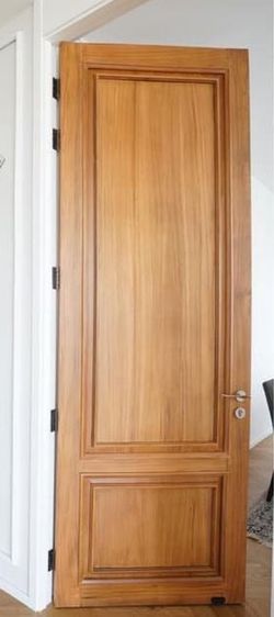 ประตูไม้สักลูกฟักคู่เสริมคิ้ว 80x200 ซม.