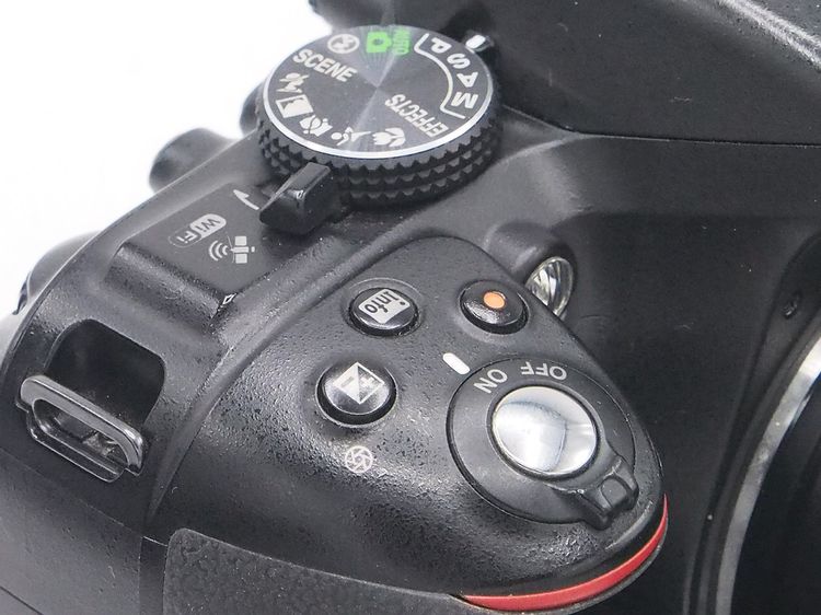 กล้อง DSLR ไม่กันน้ำ NIKON D 5200 จอกางออกได้ กล้อง 24 ล้าน ถ่าย VDO ได้ พร้อมกริปใส่ถ่านได้ 2 ก้อน เลนส์ 18-55 