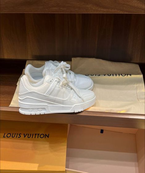 อื่นๆ UK 4.5 | EU 37 1/3 | US 6 ขาว รองเท้าผ้าใบ LV Louis Vuitton 