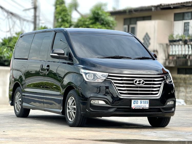 Hyundai H-1  2018 2.5 Elite Plus Van ดีเซล ไม่ติดแก๊ส เกียร์อัตโนมัติ ดำ รูปที่ 3