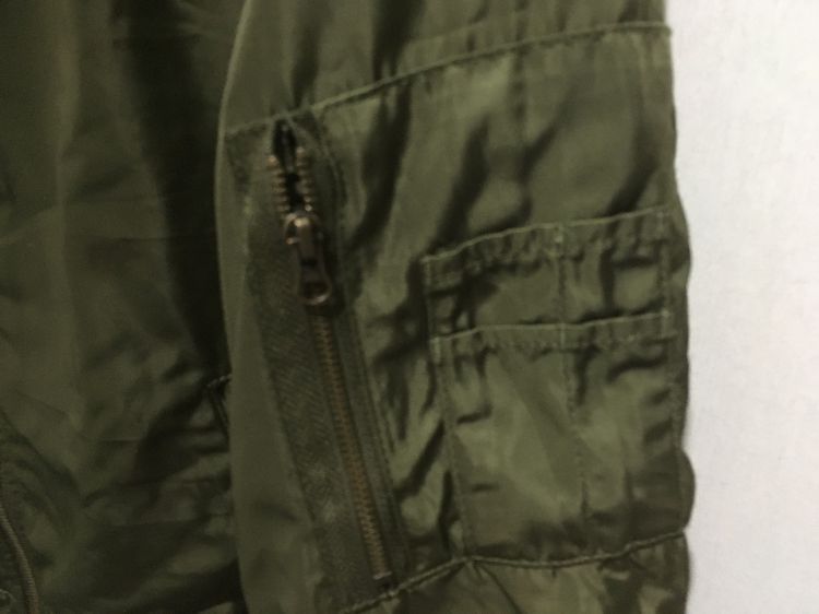 เสื้อแจ็คเก็ต ผ้าร่ม (Bomber Jacket) แบรนด์ Doublefocus สีเขียวโอลีฟ รูปที่ 8