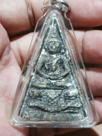 พระสามเหลี่ยม พระกรุวัดสามปลื้ม เก่าเลี่ยมพร้อมบูชา