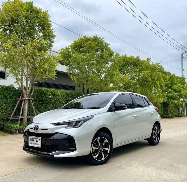 Toyota Yaris 2024 1.2 Smart Sedan เบนซิน ไม่ติดแก๊ส เกียร์อัตโนมัติ ขาว