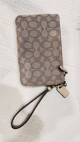 กระเป๋าคล้องมือ Coach รูปที่ 5