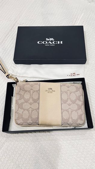 กระเป๋าคล้องมือ Coach รูปที่ 2