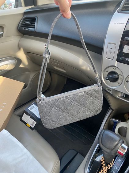 กระเป๋าถือยี่ห้อ LYN around รูปที่ 3