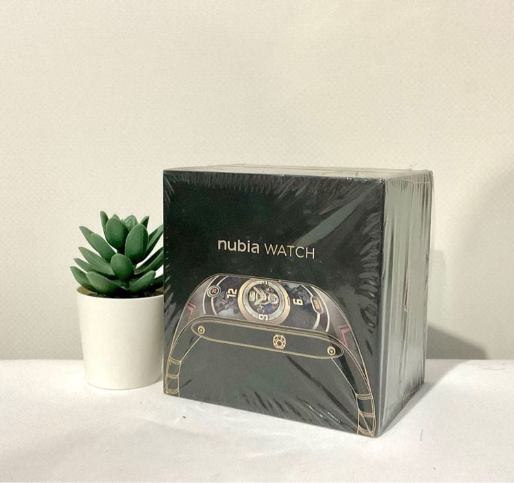 ขายด่วน ‼️ nubia WATCH สมาร์ทวอร์ชจอโค้ง สุดล้ำ ตัวแรกในโลก สภาพมือ 1 ยกกล่อง