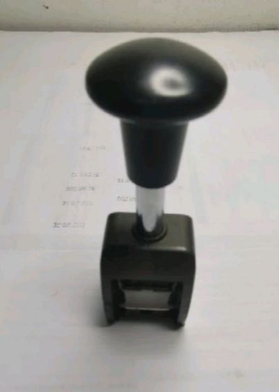 เครื่องพิมพ์วันที่​ วินเทจ​ ยี่ห้อ​ EEM Model 4633 เป็นของเก่าเก็บเหมาะกับการสะสม รูปที่ 3