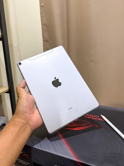 Apple 64 GB iPad Pro 10.5 64GB Space Gray Wi-Fi Cellular สภาพหล่อๆ ดูหนัง ฟังเพลง วาดภาพ เล่นเกม จอ 120Hz ลื่นๆ