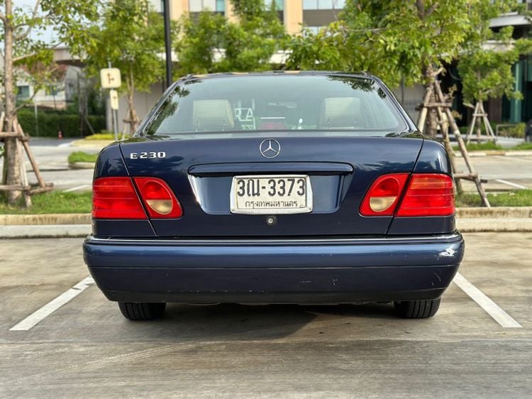 Mercedes-Benz E-Class 1997 E230 Sedan เบนซิน ไม่ติดแก๊ส เกียร์อัตโนมัติ น้ำเงิน รูปที่ 4