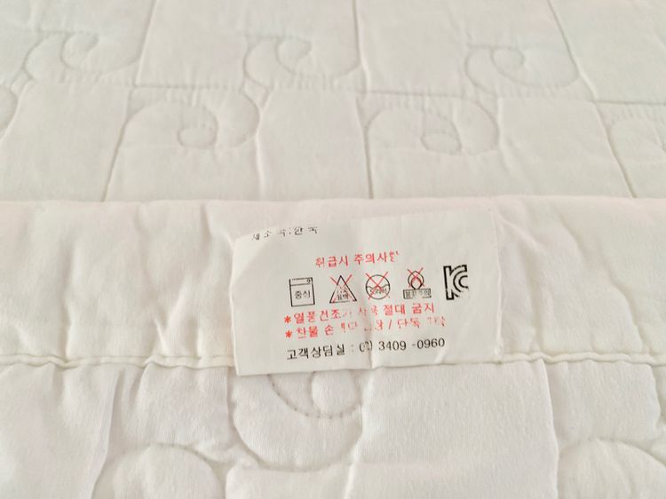 ผ้าปูรองนอน (แบบหนา) ขนาด 5ฟุต สีขาวปักลายตารางวินเทจทั้งผืน ยี่ห้อ M. House (Park Hong Guen) มือสองสภาพดี สินค้าญี่ปุ่น-เกาหลีแท้ รูปที่ 8