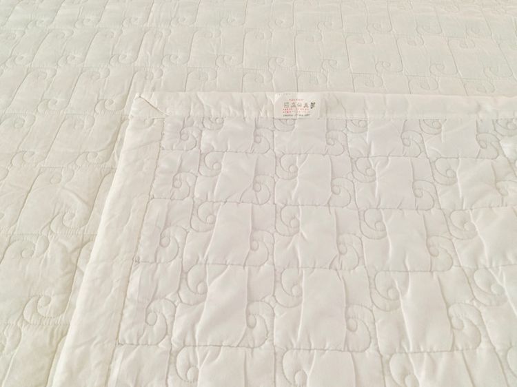 ผ้าปูรองนอน (แบบหนา) ขนาด 5ฟุต สีขาวปักลายตารางวินเทจทั้งผืน ยี่ห้อ M. House (Park Hong Guen) มือสองสภาพดี สินค้าญี่ปุ่น-เกาหลีแท้ รูปที่ 6