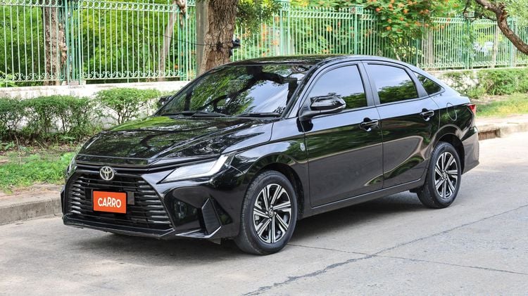 Toyota Yaris ATIV 2023 1.2 Smart Sedan เบนซิน ไม่ติดแก๊ส เกียร์อัตโนมัติ ดำ รูปที่ 3