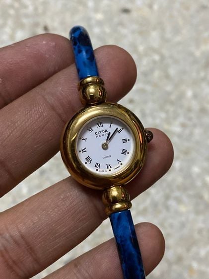 นาฬิกายี่ห้อ CLYDA  ควอทซ์ ฝรั่งเศส แท้มือสอง กำไลทองใหม่กริ้บสวย ข้อมือ 7 นิ้ว ตัดข้อออกได้  1400฿ รูปที่ 1