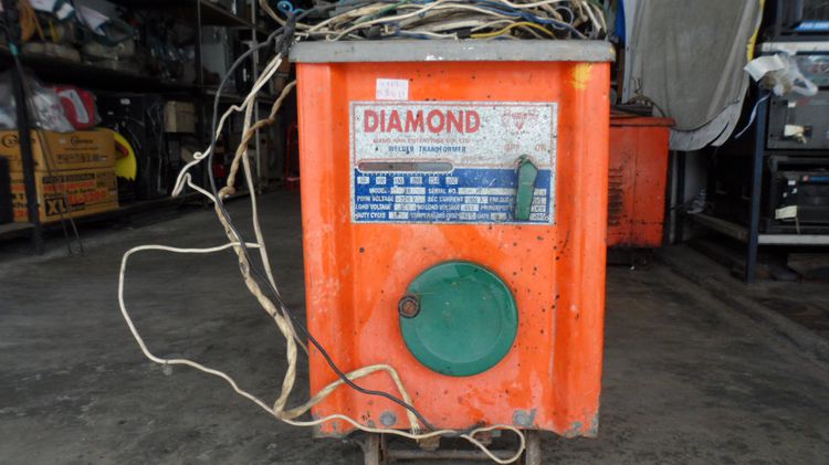 เครื่องเเชื่อมไฟฟ้า Diamond 300 A