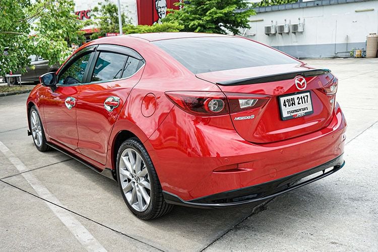 Mazda Mazda3 2017 2.0 S Sedan เบนซิน ไม่ติดแก๊ส เกียร์อัตโนมัติ แดง รูปที่ 4