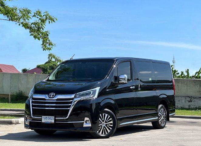 Toyota Majesty 2021 2.8 Premium Van ดีเซล ไม่ติดแก๊ส เกียร์อัตโนมัติ ดำ รูปที่ 2