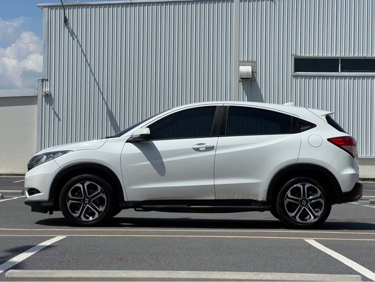 Honda HR-V 2016 1.8 E Van เบนซิน ไม่ติดแก๊ส เกียร์อัตโนมัติ ขาว รูปที่ 4