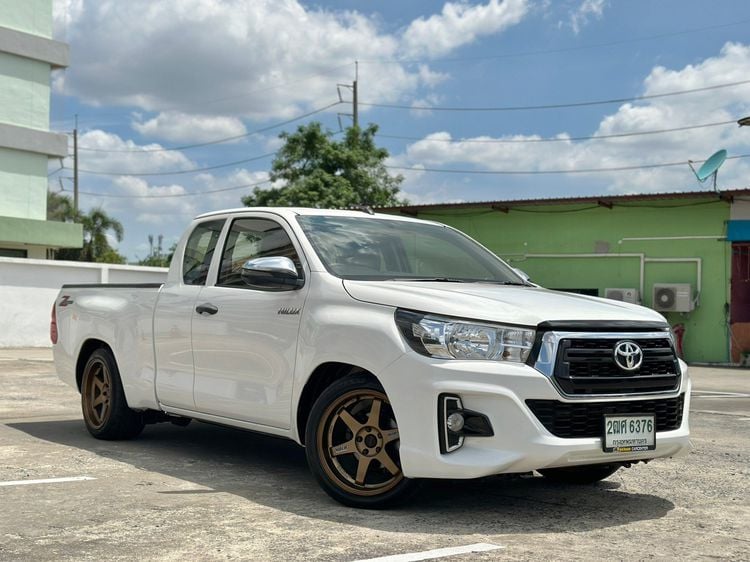 Toyota Hilux Revo 2019 2.4 J Pickup ดีเซล เกียร์ธรรมดา ขาว