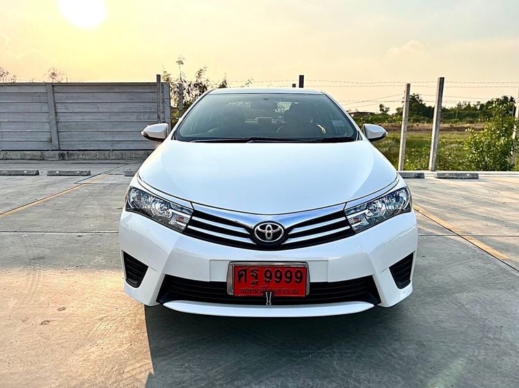 Toyota Altis 2015 1.8 E Sedan เบนซิน ไม่ติดแก๊ส เกียร์อัตโนมัติ ขาว รูปที่ 2
