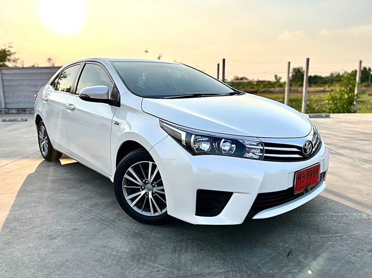 Toyota Altis 2015 1.8 E Sedan เบนซิน ไม่ติดแก๊ส เกียร์อัตโนมัติ ขาว รูปที่ 3