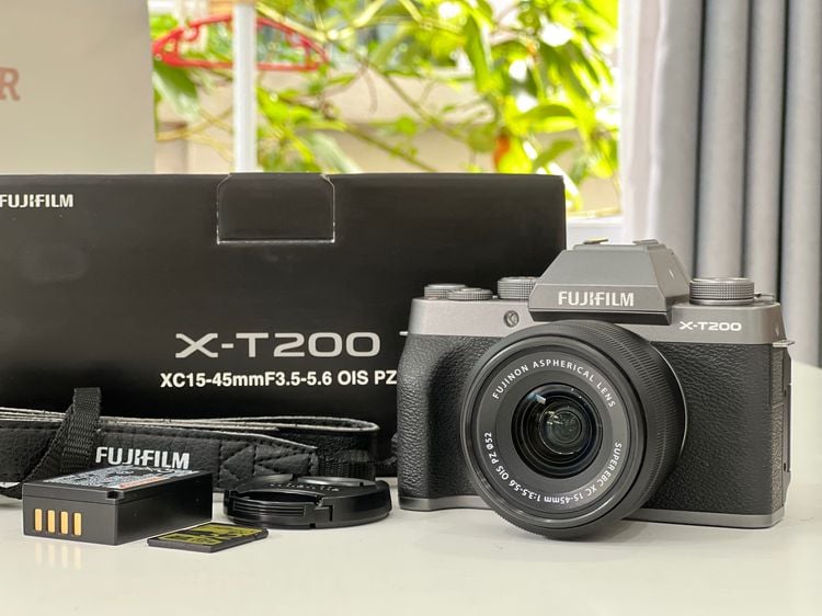 Fujifilm กล้องมิลเลอร์เลส ไม่กันน้ำ Fuji xt200 (สินค้ามือสอง)