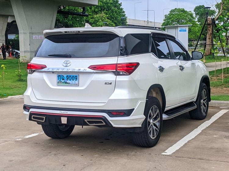 Toyota Fortuner 2019 2.4 V 4WD Utility-car ดีเซล ไม่ติดแก๊ส เกียร์อัตโนมัติ ขาว รูปที่ 4