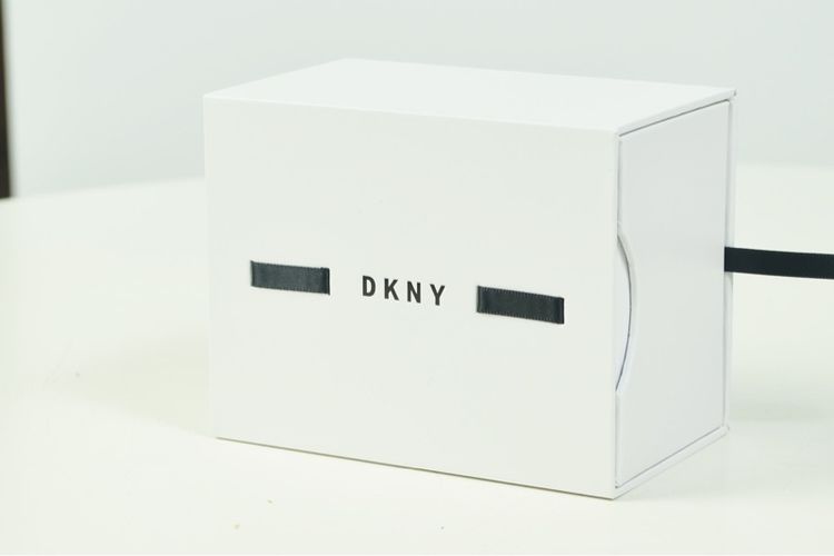 นาฬิกาข้อมือผู้หญิง DKNY NY8806 ของใหม่ อุปกรณ์ครบ รูปที่ 9